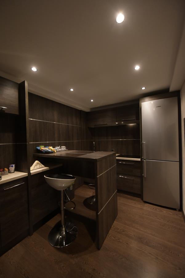 H & V Residence - Bungalow Apartment Arad Exteriör bild